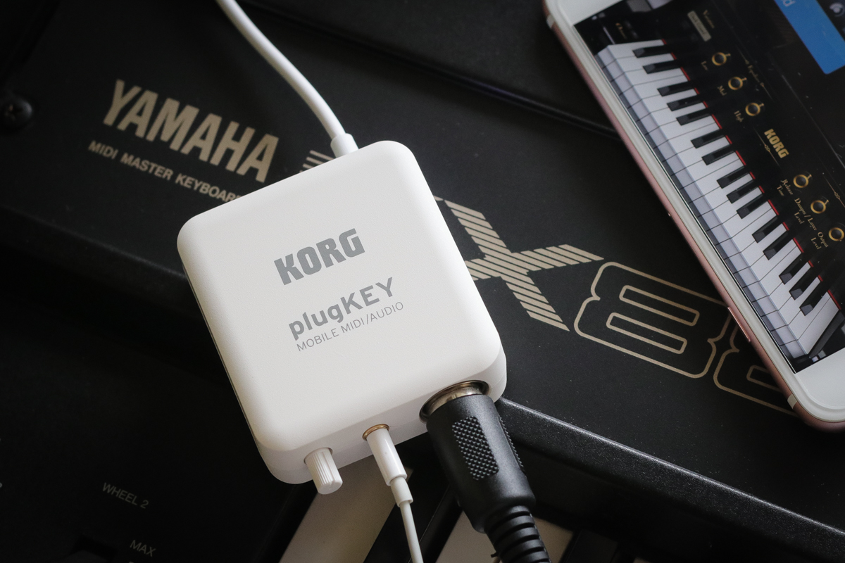 KORG plugKEY : iPhone / iPad 、特にヘッドフォン端子がない iPhone に最適な MIDI＆ オーディオインターフェイス  | WAVEFORM LAB