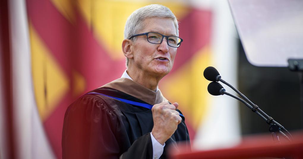 Apple’s Tim Cook calls on Stanford graduates to be builders and to take responsibility